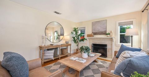5712 Carlson Dr, Sacramento, CA 95819 Photo