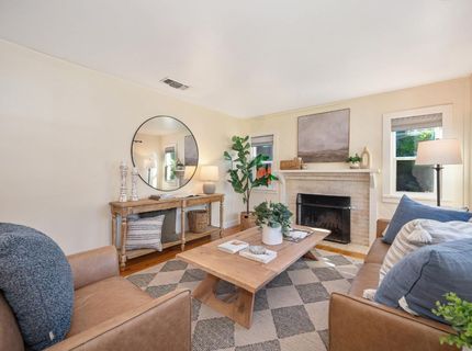 5712 Carlson Dr, Sacramento, CA 95819 Photo