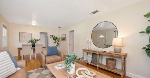 5712 Carlson Dr, Sacramento, CA 95819 Photo