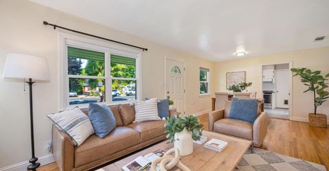 5712 Carlson Dr, Sacramento, CA 95819 Photo
