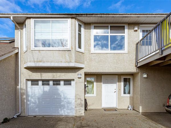 485 Sturdee St , Esquimalt, BC V9A 6R2