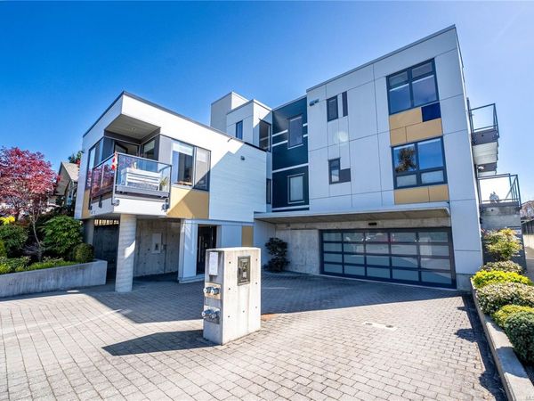 9667B First St, Unit 12, Sidney, BC V8L 3C8