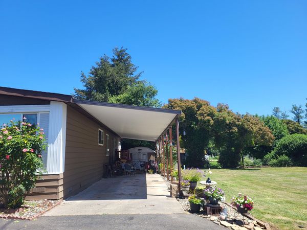 327 Sandlewood Drive, Unit A, Grants Pass, OR 97526