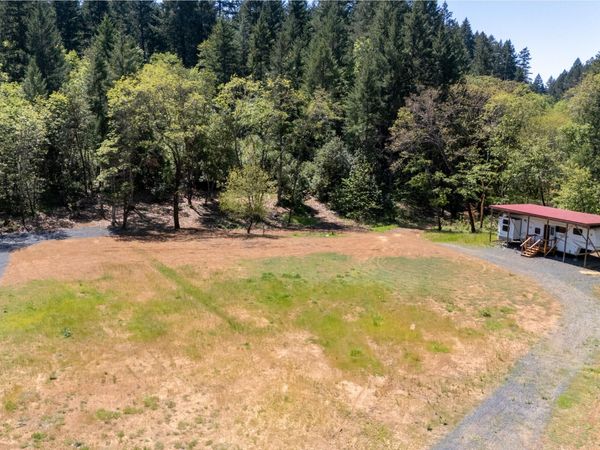 847 Caves Highway, Cave Junction, OR 97523
