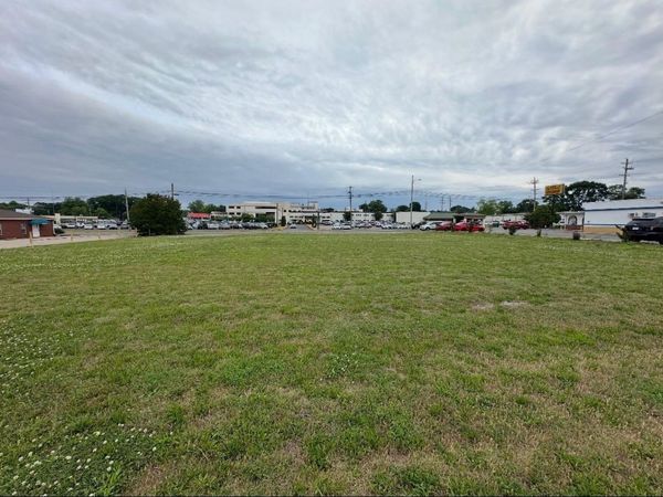 1107 Jackson Hwy, Sheffield, AL 35660