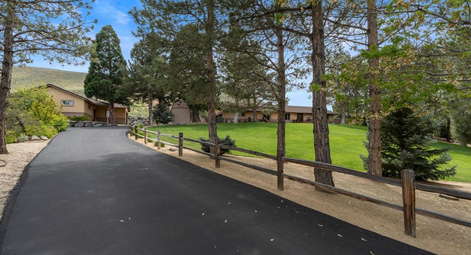 190 E Laramie Drive, Reno, NV 89521 Photo