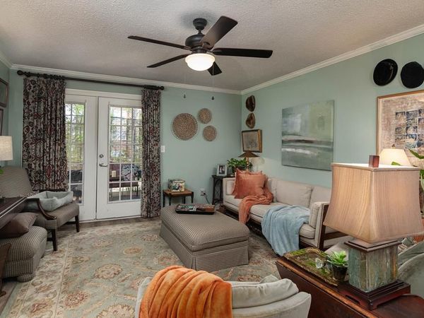 2112 Old Taylor Rd, Oxford, MS 38655