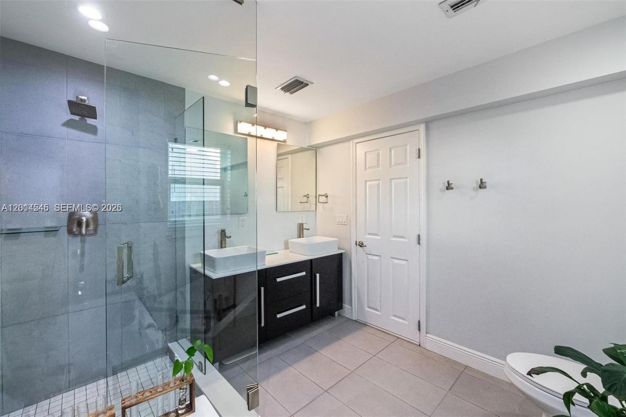 1946 SW 20th St , Unit 1946, Miami, FL 33145 Photo