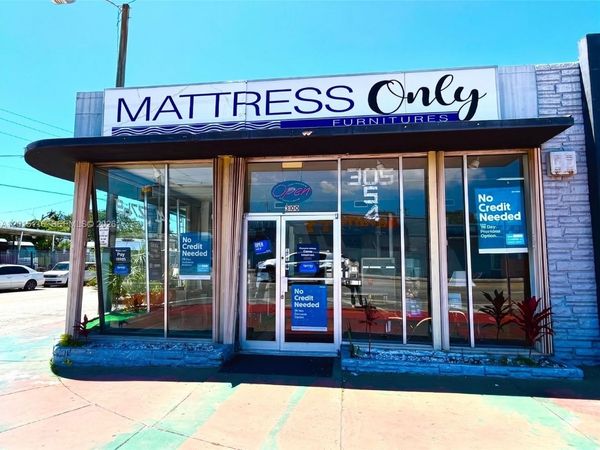 3100 NW 7th St , Miami, FL 33125