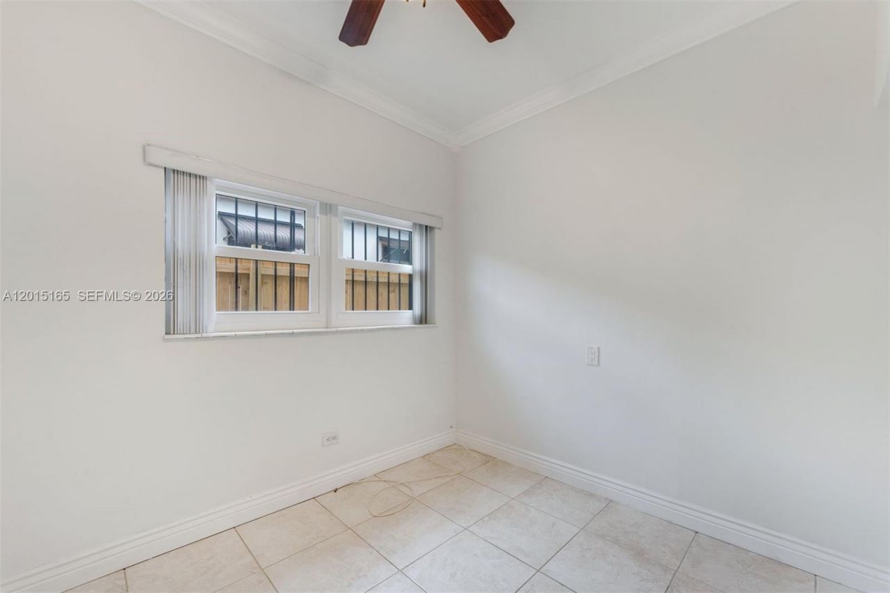 2674 W 8th Ct, Hialeah, FL 33010 Photo
