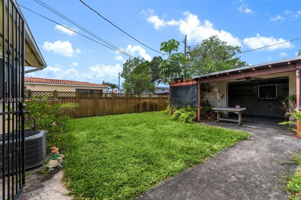 2674 W 8th Ct, Hialeah, FL 33010 Photo
