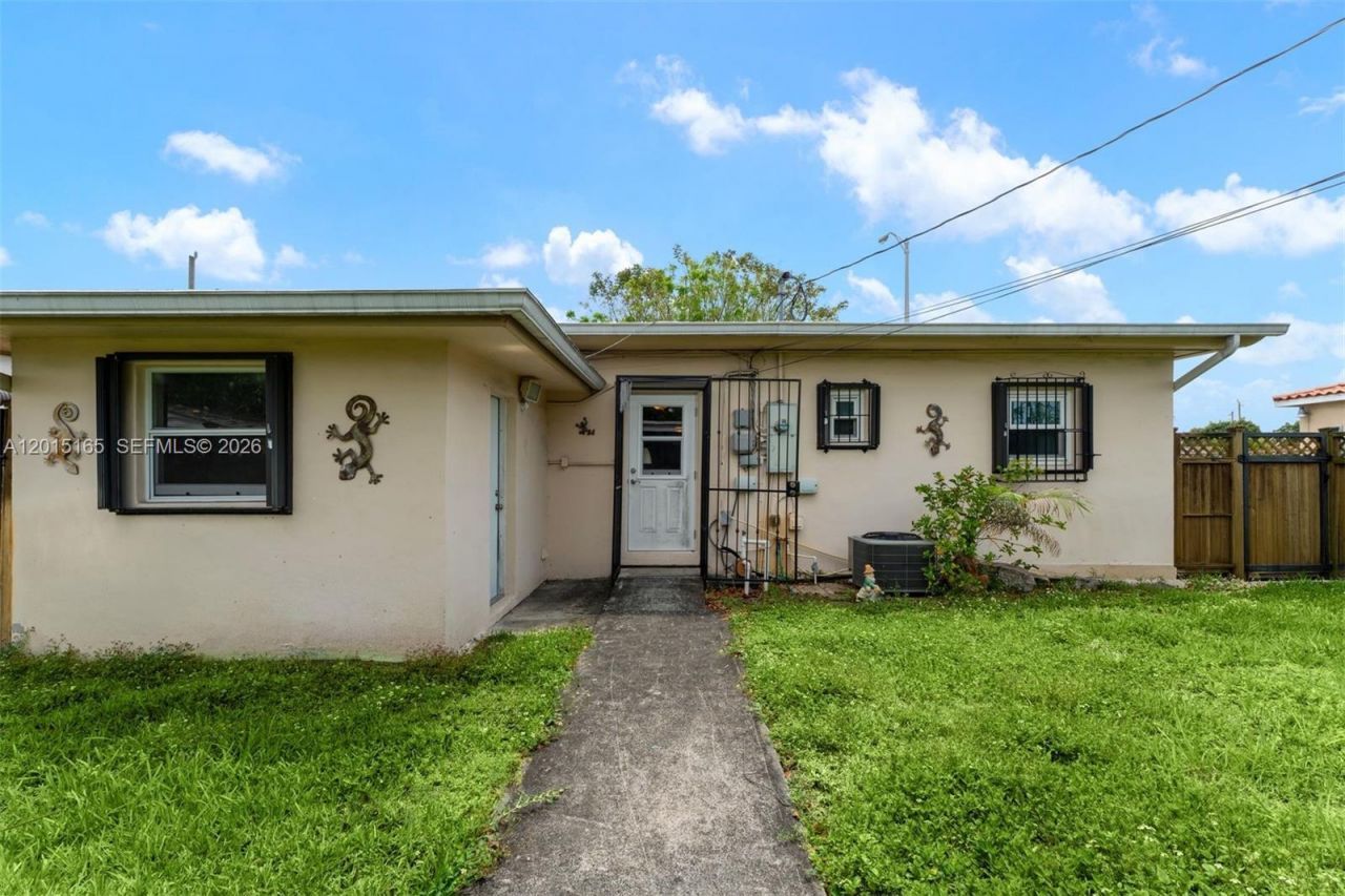 2674 W 8th Ct, Hialeah, FL 33010 Photo