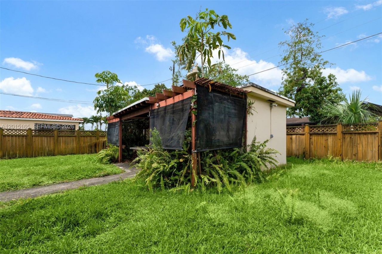 2674 W 8th Ct, Hialeah, FL 33010 Photo