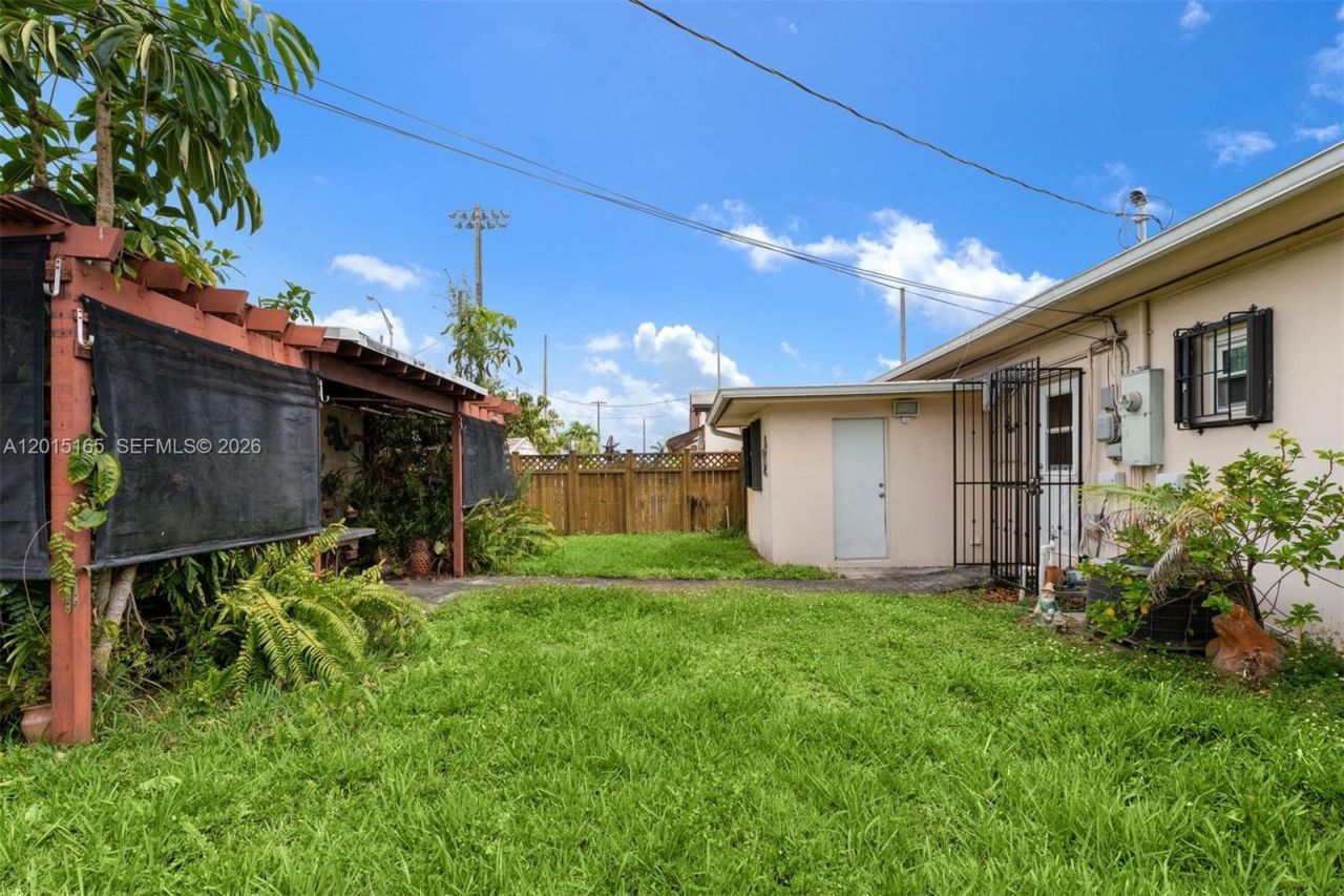 2674 W 8th Ct, Hialeah, FL 33010 Photo