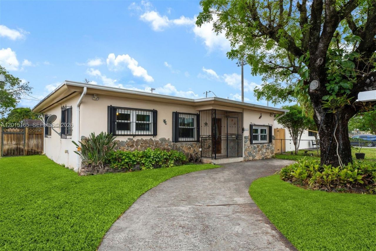 2674 W 8th Ct, Hialeah, FL 33010 Photo