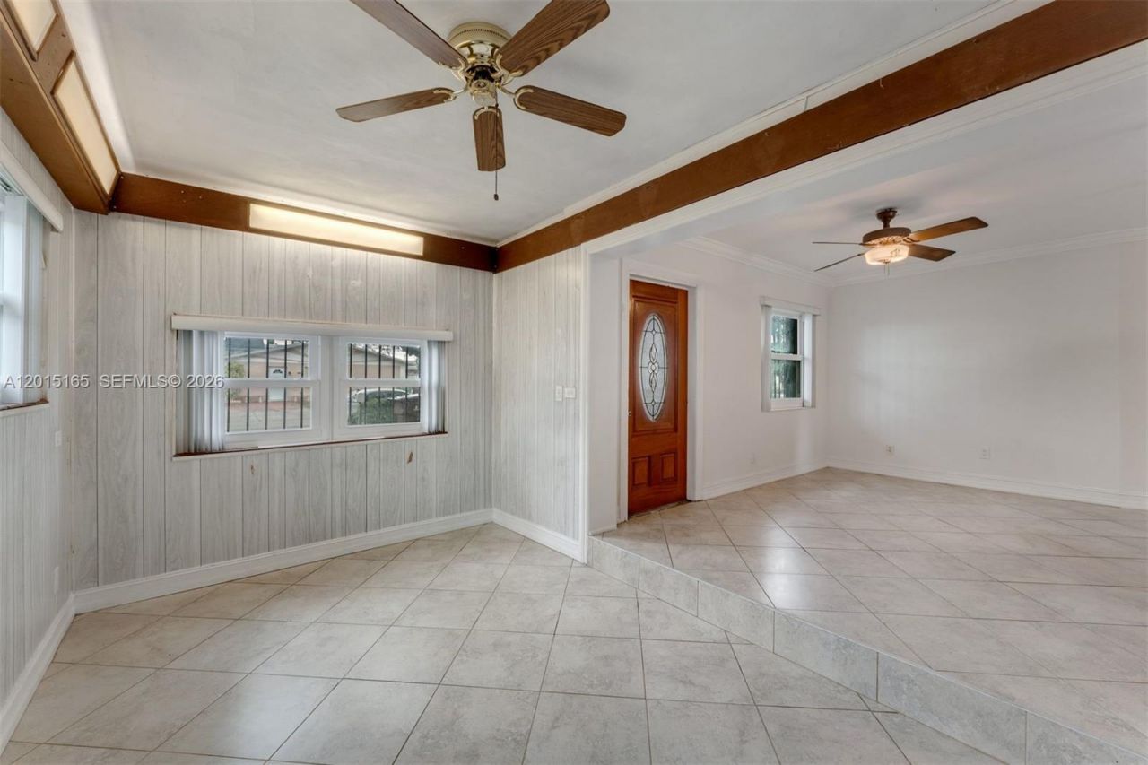 2674 W 8th Ct, Hialeah, FL 33010 Photo