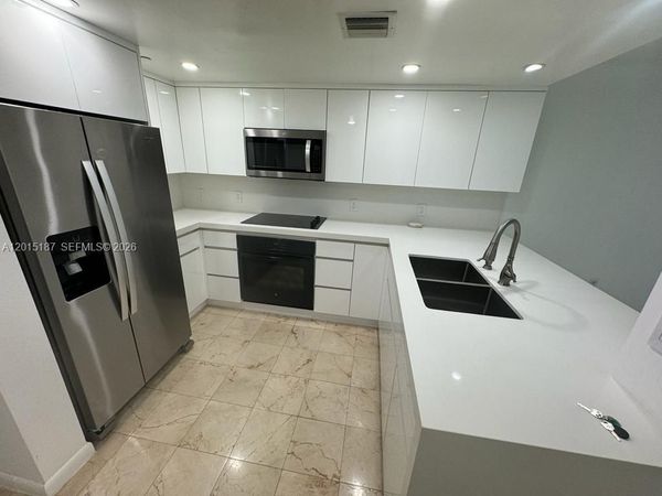 2101 Brickell Ave , Unit 1003, Miami, FL 33129