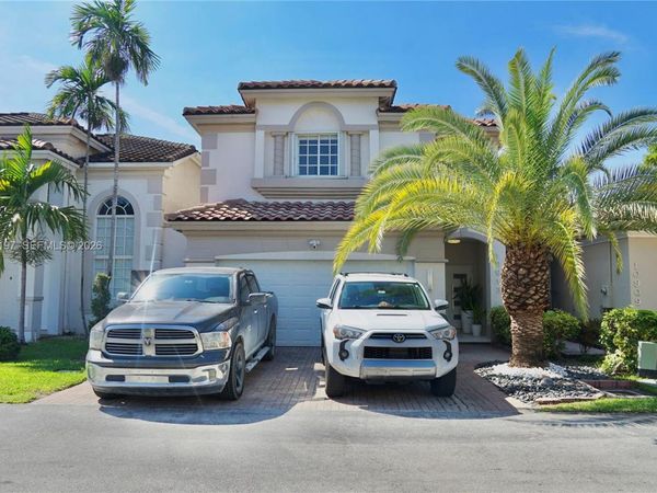 10913 NW 67th St , Doral, FL 33178
