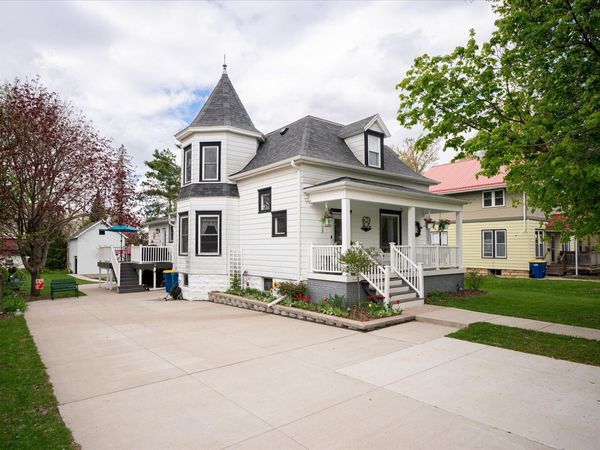 316 N East Ave, Viroqua, WI 54665
