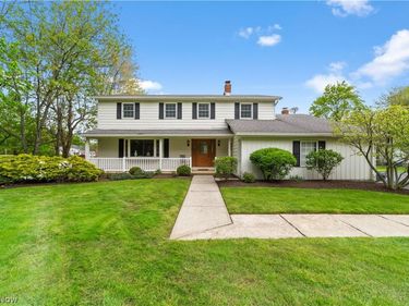 8730 Bainbridge Road, Chagrin Falls, OH 44023