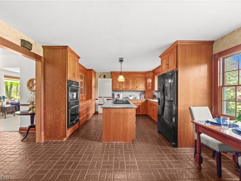 8730 Bainbridge Road, Chagrin Falls, OH 44023 Photo 11