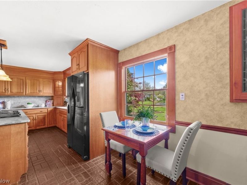 8730 Bainbridge Road, Chagrin Falls, OH 44023 Photo 12