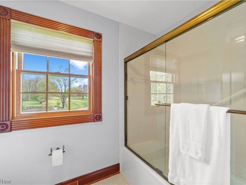 8730 Bainbridge Road, Chagrin Falls, OH 44023 Photo 26