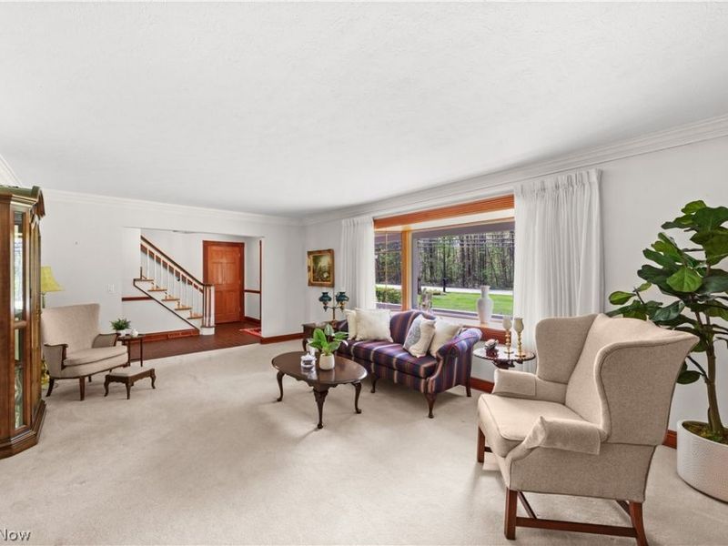 8730 Bainbridge Road, Chagrin Falls, OH 44023 Photo 5