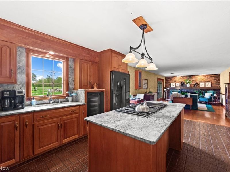 8730 Bainbridge Road, Chagrin Falls, OH 44023 Photo 8