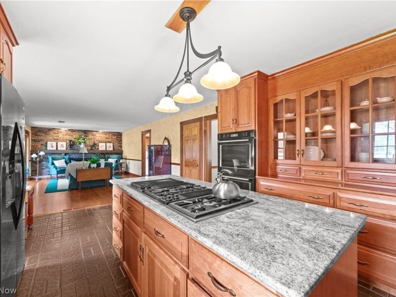 8730 Bainbridge Road, Chagrin Falls, OH 44023 Photo 9