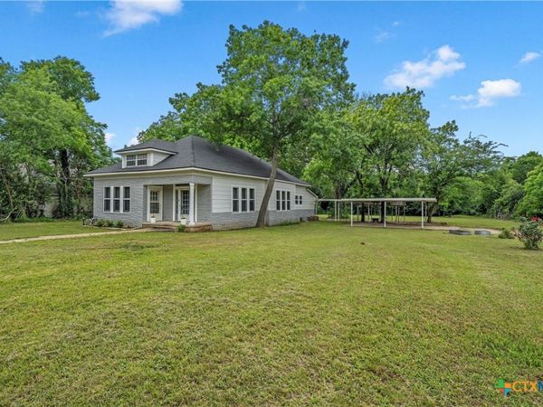 402 N Bordon Street , Lorena, TX 76655