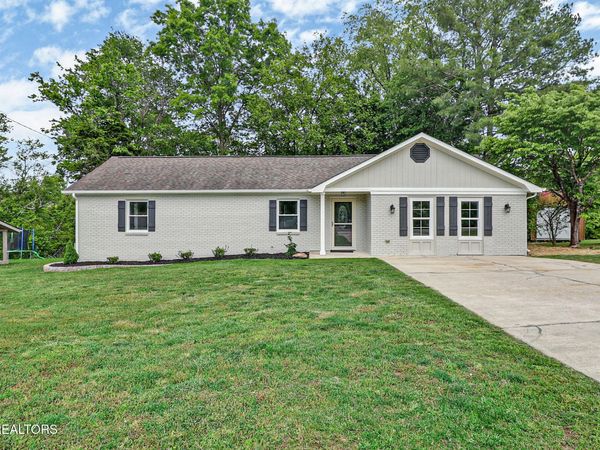 32 Rhododendron Circle, Crossville, TN 38555