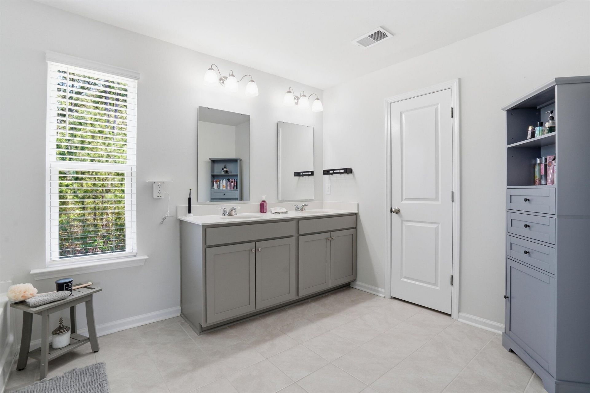 237 Celestial Boulevard Photo 26