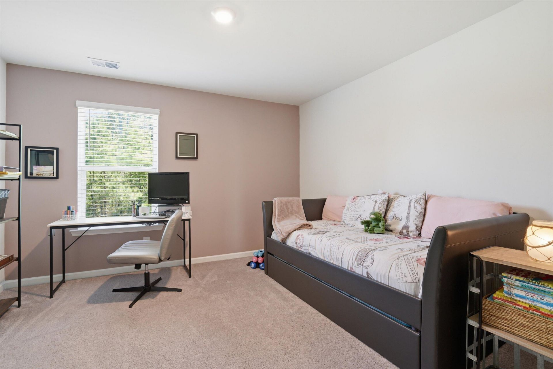 237 Celestial Boulevard Photo 34