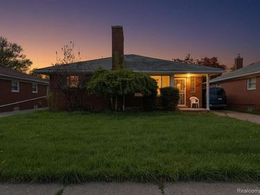 16525 Ego Avenue, Eastpointe, MI 48021