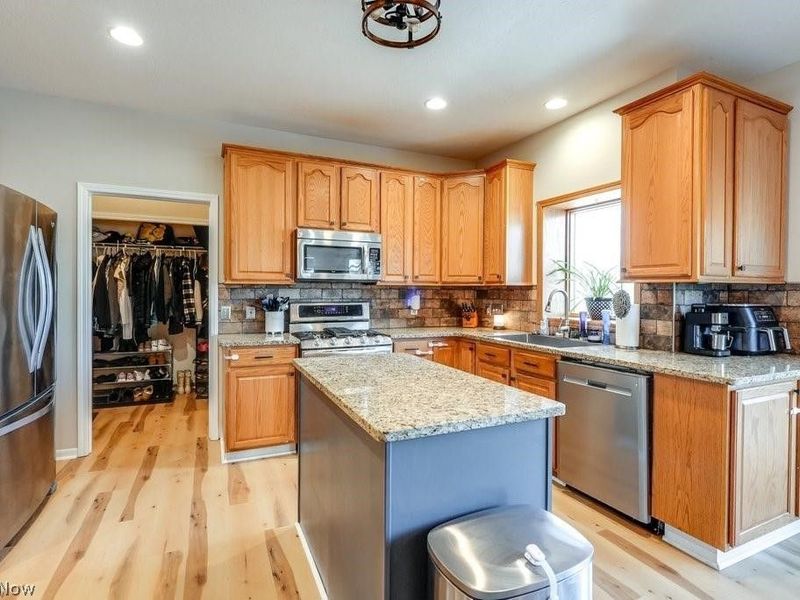 1467 Summer Wood Lane, Uniontown, OH 44685 Photo 20