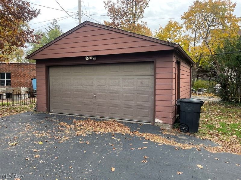 18323 Newell Road, Shaker Heights, OH 44122 Photo 19