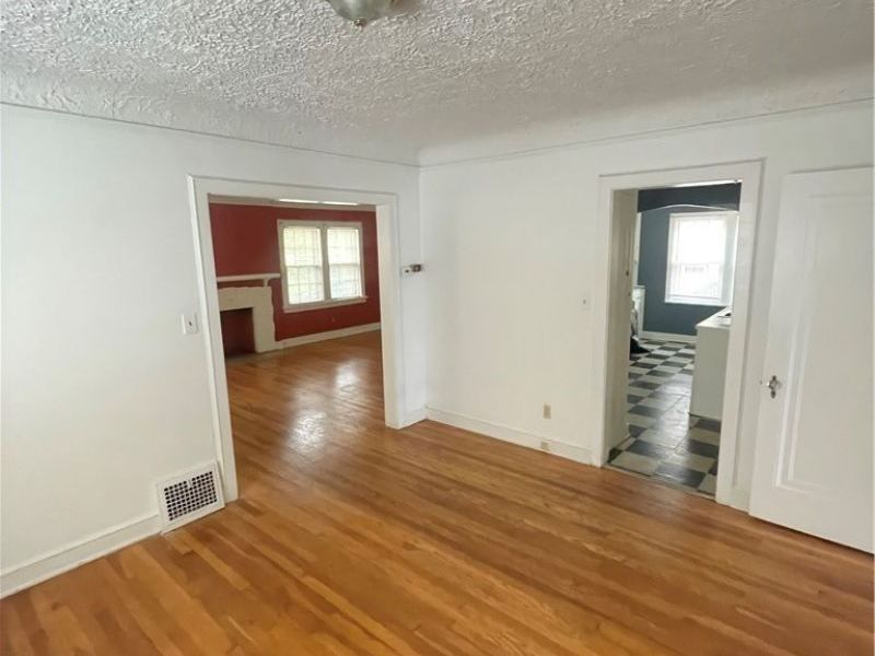 18323 Newell Road, Shaker Heights, OH 44122 Photo 6
