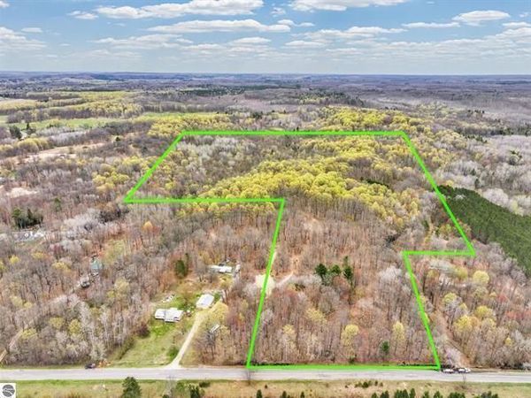 1858 N Kings Highway, Luther, MI 49656