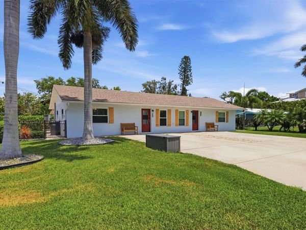 10121 46TH AVENUE W, BRADENTON, FL 34210