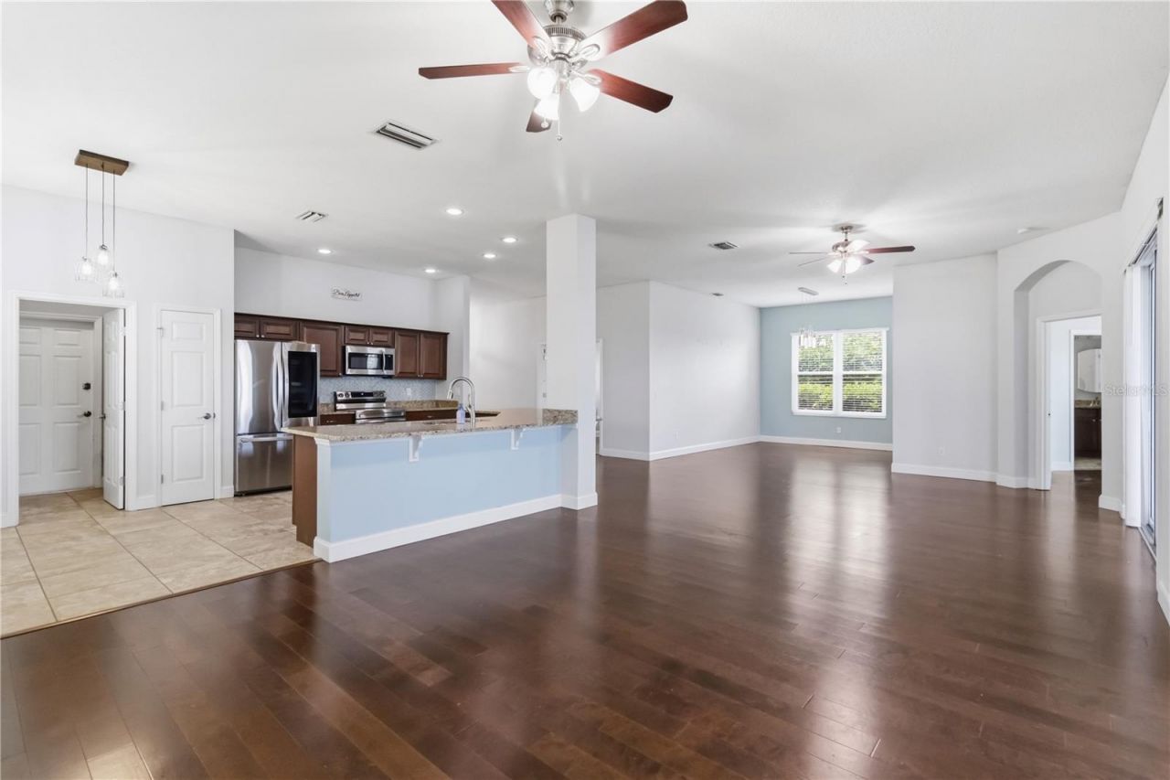 5104 52nd Avenue W, Bradenton, FL 34210 Photo