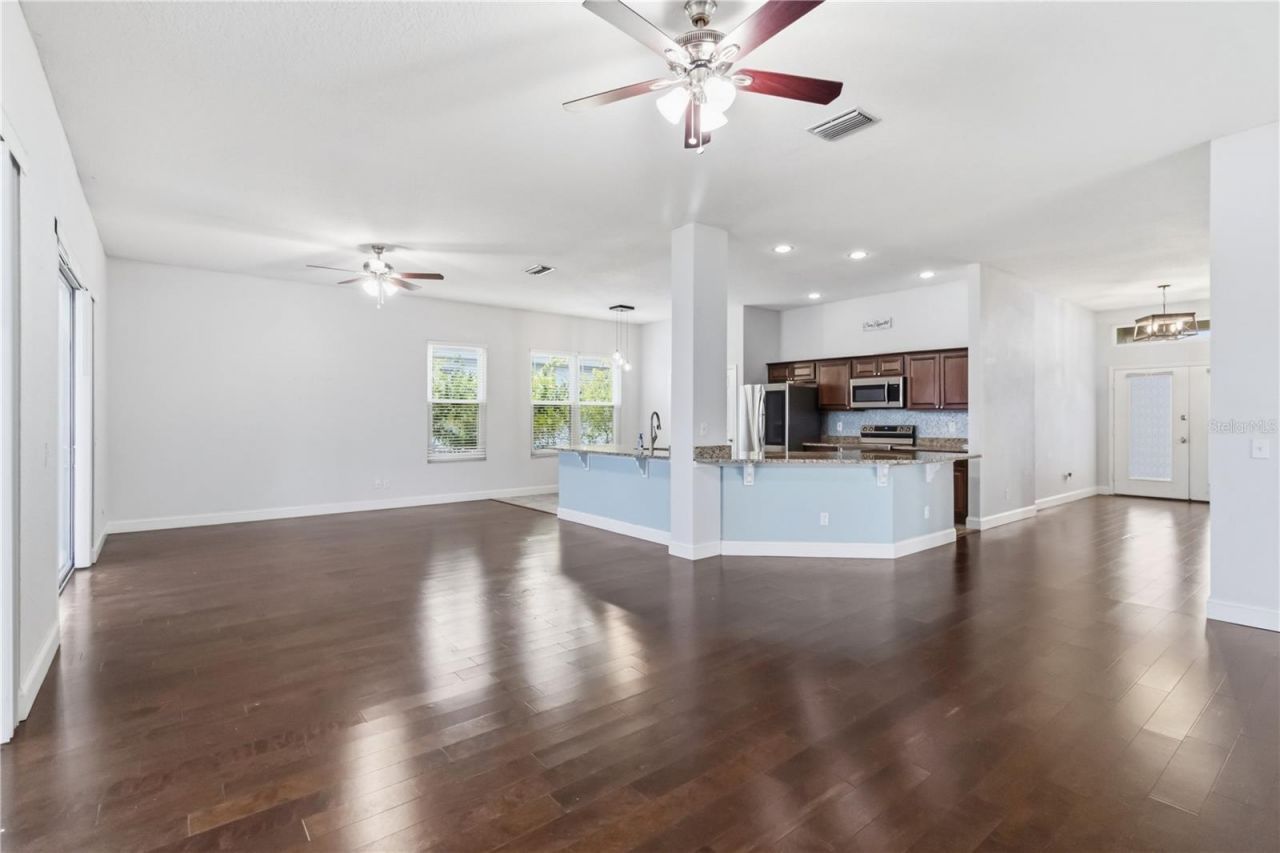 5104 52nd Avenue W, Bradenton, FL 34210 Photo