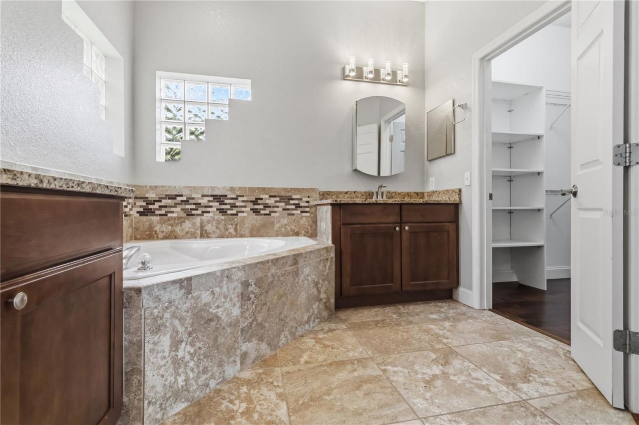 5104 52nd Avenue W, Bradenton, FL 34210 Photo