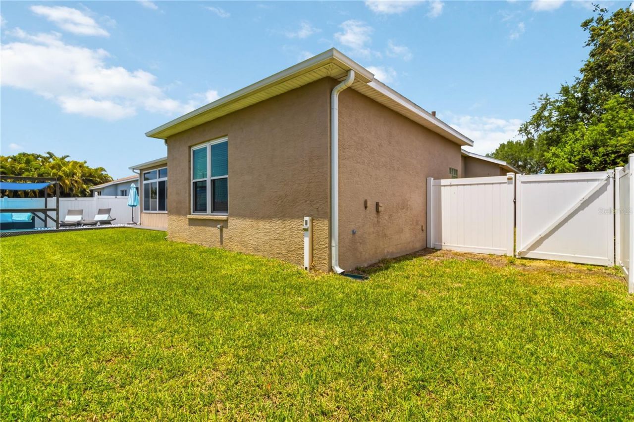 5104 52nd Avenue W, Bradenton, FL 34210 Photo