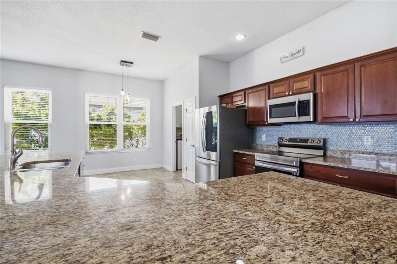 5104 52nd Avenue W, Bradenton, FL 34210 Photo