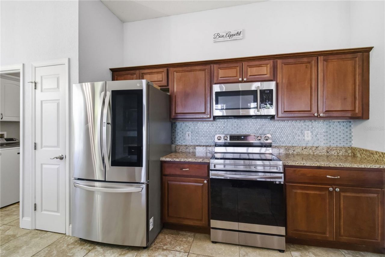 5104 52nd Avenue W, Bradenton, FL 34210 Photo