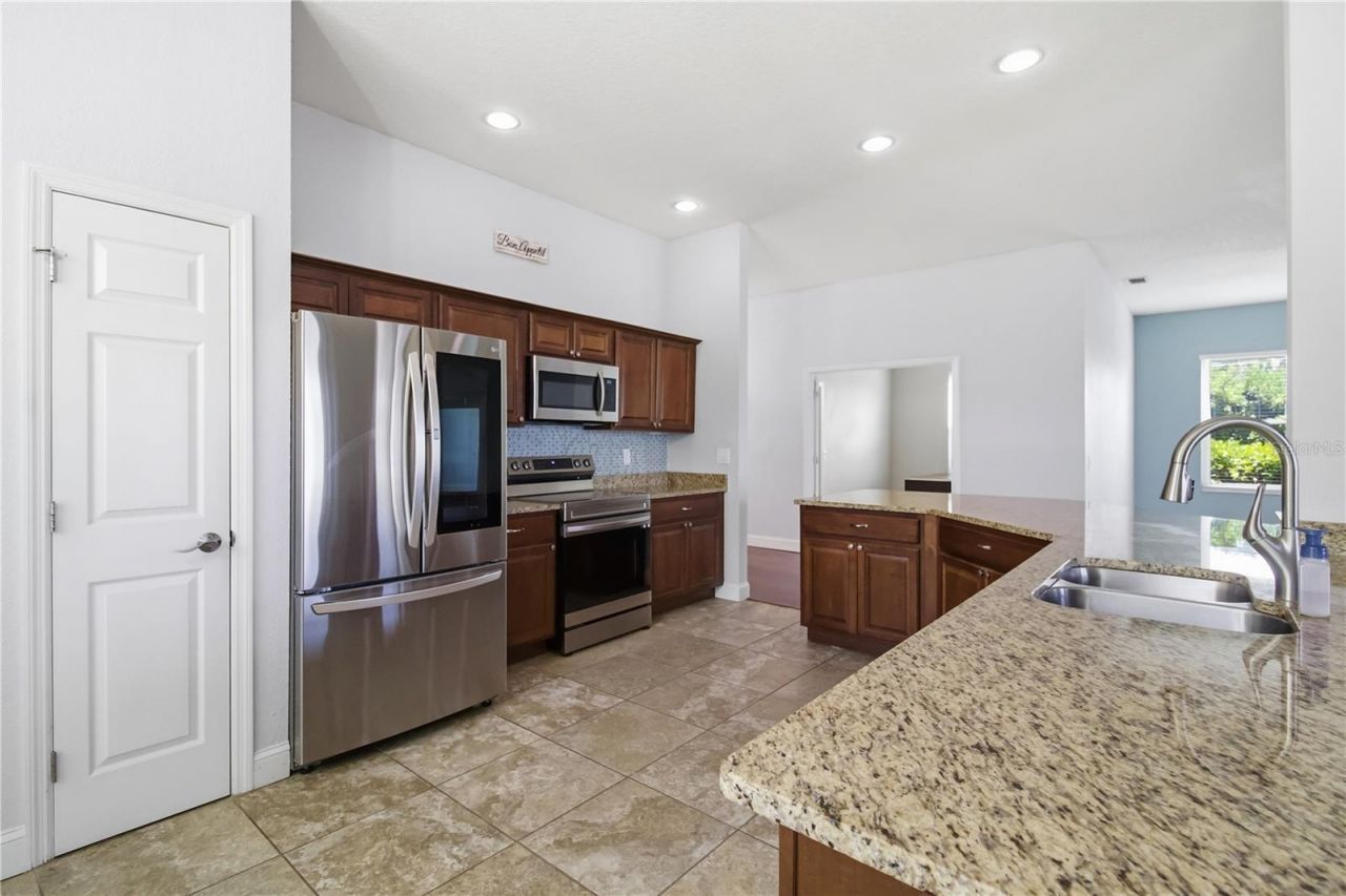 5104 52nd Avenue W, Bradenton, FL 34210 Photo