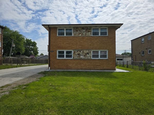7653 S Roberts Road , Bridgeview, IL 60455