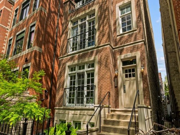 820 W Buckingham Place , Unit 1, Chicago, IL 60657
