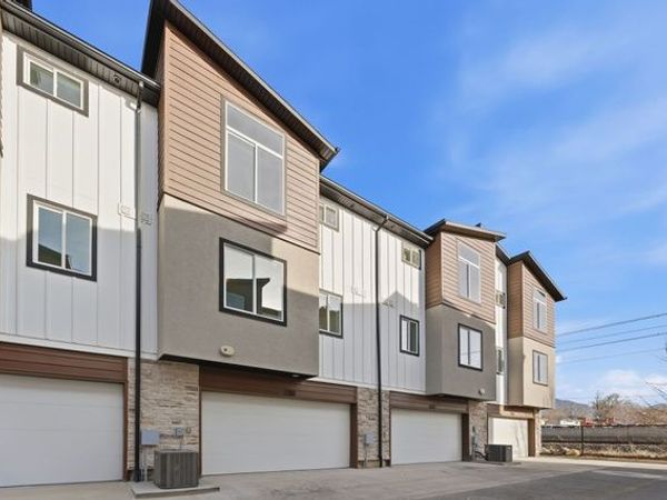 138 E CHAMBORD CT S, Sandy, UT 84070